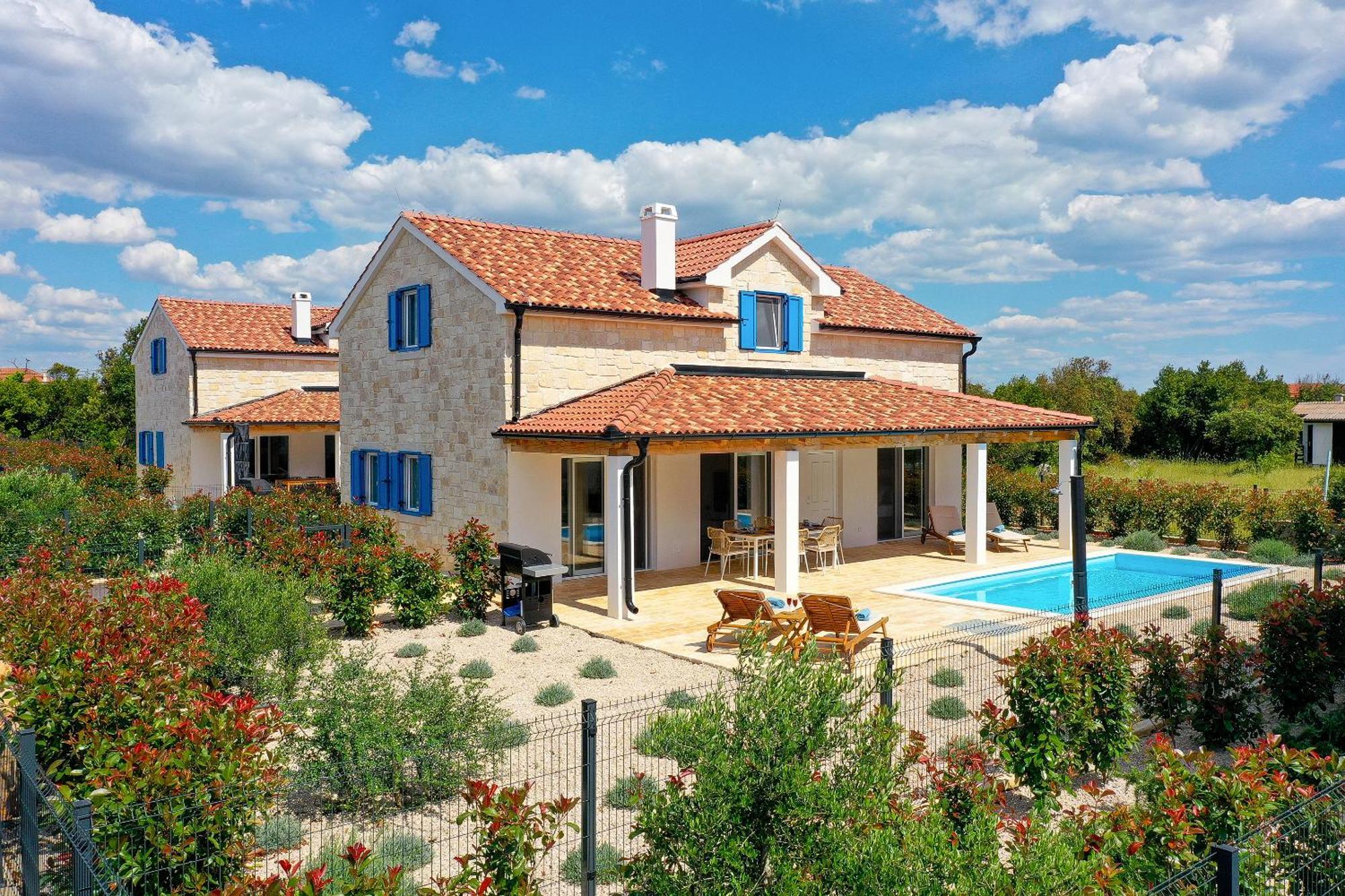 Villa Papa's Court Iv With Pool *